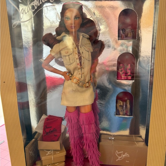 Christian Barbie with additional shoe set - Picture 3 of 3